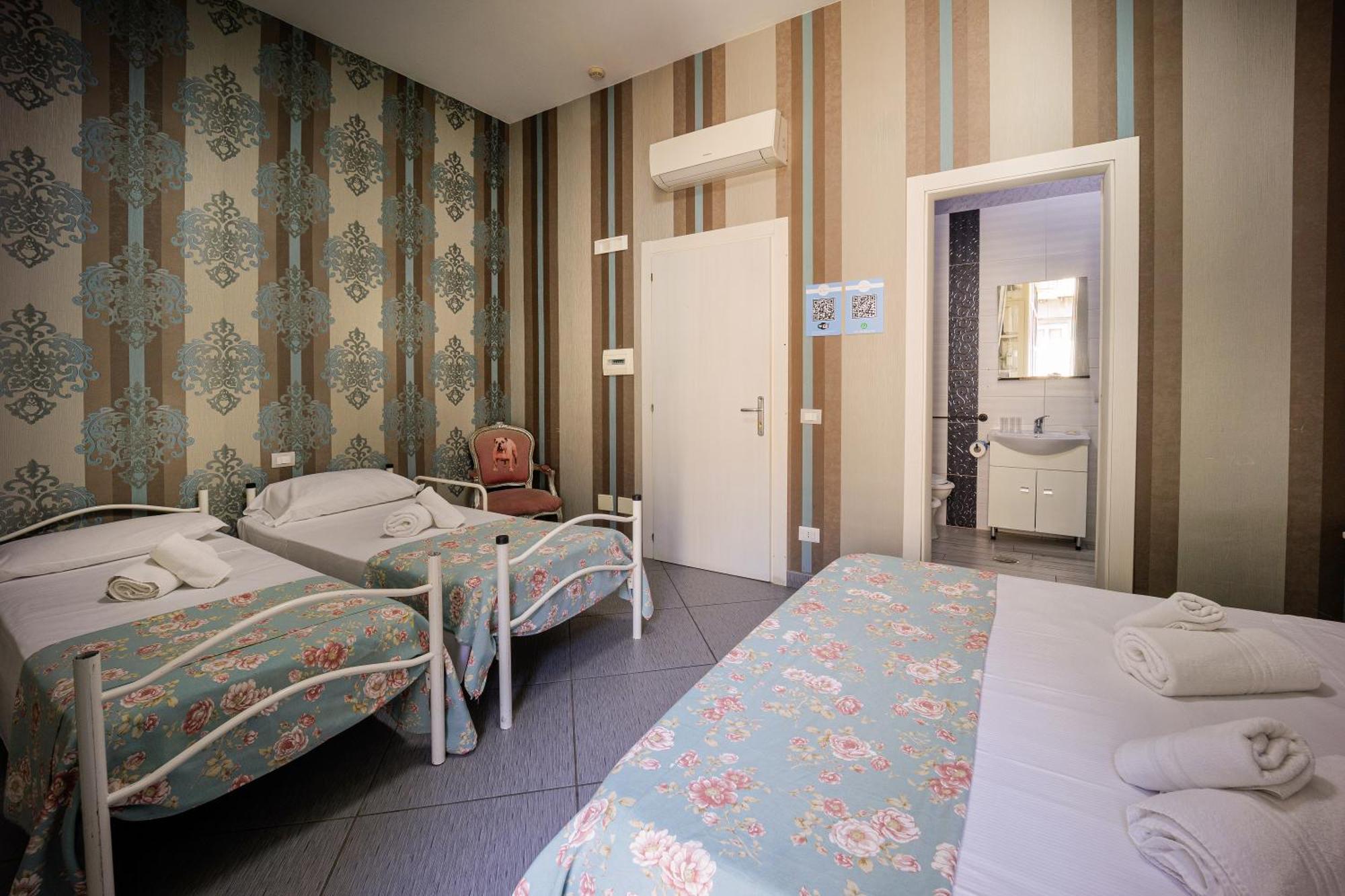 Hotel New Sayonara Napels Buitenkant foto